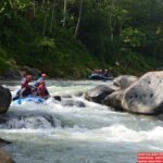 Jawapos Grup Jakarta arung jeram di Banten Rafting Ciberang