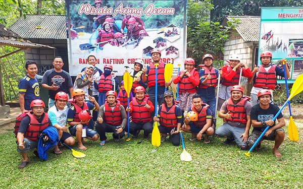 TeRuCI Banten Gelar Fun Rafting Di Sungai Ciberang TeRuCI Banten Gelar Fun Rafting Di Sungai Ciberang