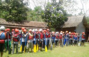 Rafting BMPD Cilegon BMPD Cilegon wisata arung jeram di sungai ciberang