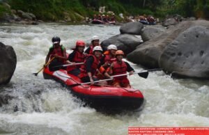 Sensasi Sungai Ciberang Rekind Adventure Community (RAC) wisata arung jeram di Banten Rafting Ciberang (BRC)