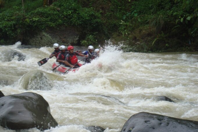 Menguji Nyali Di Ciberang Menguji Nyali Di Ciberang